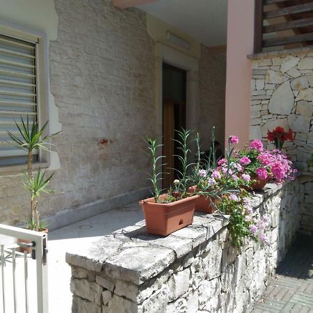 La Pietra Smeraldina Villa Bari Esterno foto
